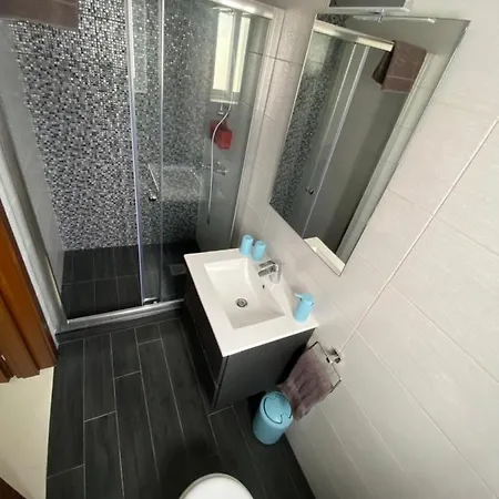 Sunshine - Modern Three Bedroom - No 2 Lejlighed