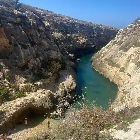 Sunshine - Modern Three Bedroom - No 2 Mellieħa