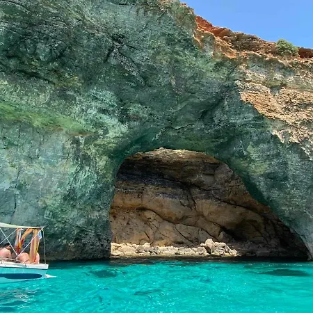 Sunshine - Modern Three Bedroom - No 2 Apartment Mellieħa