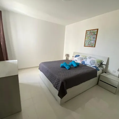 Apartment Sunshine - Modern Three Bedroom - No 2