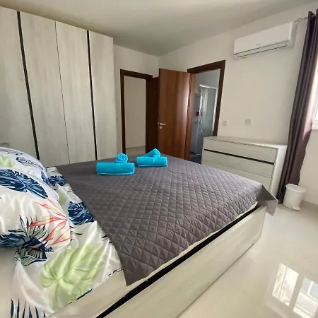 Apartamento Sunshine - Modern Three Bedroom - No 2 Mellieha