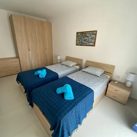 Sunshine - Modern Three Bedroom - No 2 Mellieħa