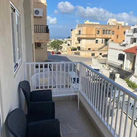 Sunshine - Modern Three Bedroom - No 2 Lägenhet Mellieħa