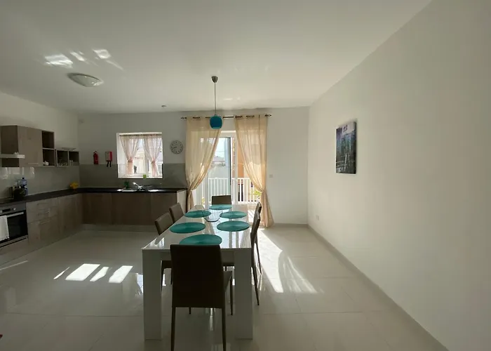 Sunshine - Modern Three Bedroom - No 2 Apartament