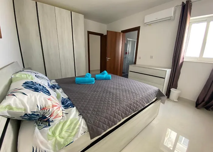 Apartamento Sunshine - Modern Three Bedroom - No 2 Mellieħa