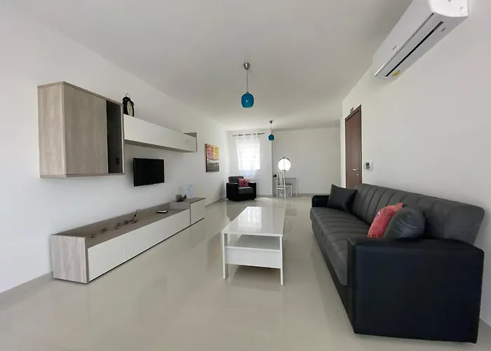 Sunshine - Modern Three Bedroom - No 2 Mellieħa
