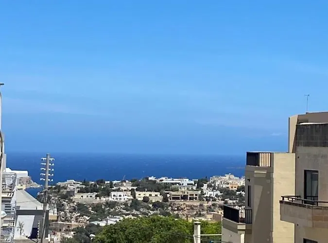 Sunshine - Modern Three Bedroom - No 2