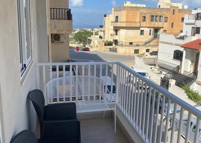 Sunshine - Modern Three Bedroom - No 2 Apartament Mellieħa
